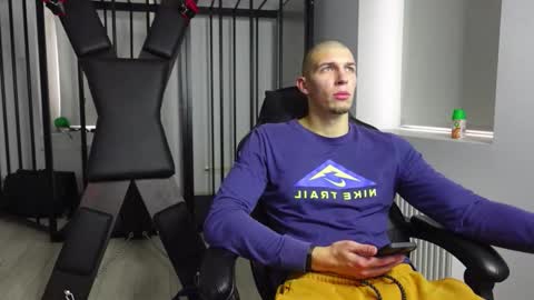 RYAN DOZER online show from October 16, 2025, 8:04 am