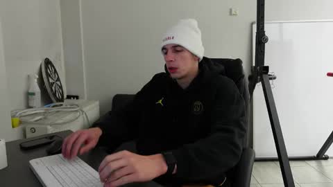 RYAN DOZER online show from November 30, 2025, 7:01 am