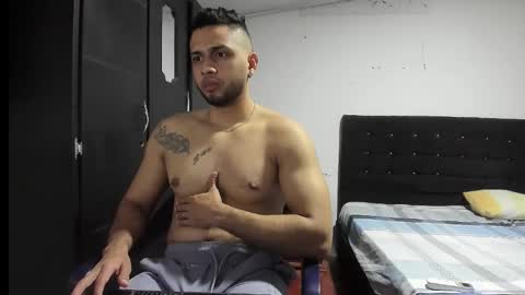 ryan_xc1 online show from December 2, 2025, 2:17 am