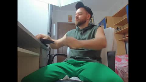 Snapshot of ryanstone_ chatting on December 3, 2025, 6:10 am Ryanstone online show from December 3, 2025, 6:10 am