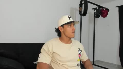 ryanwhite3 online show from November 6, 2025, 10:32 pm