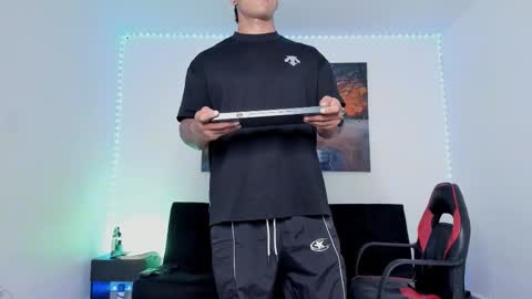 ryanwhite3 online show from February 3, 2026, 2:53 am