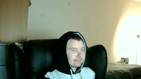 Snapshot of ryder93x chatting on April 3, 2026, 2:37 pm Ryder93 online show from April 3, 2026, 2:37 pm