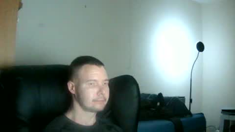 Snapshot of ryder93x chatting on July 15, 2026, 12:32 pm Ryder93 online show from July 15, 2026, 12:32 pm