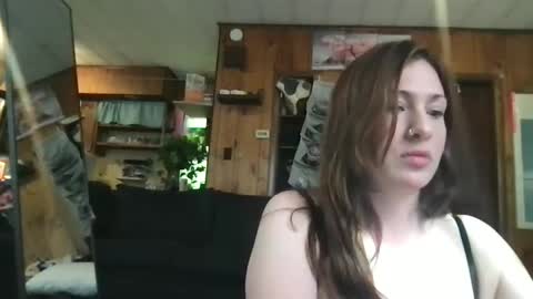 s496925 online show from September 29, 2025, 3:17 pm