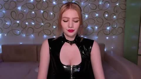 Sveta online show from July 17, 2026, 11:09 pm