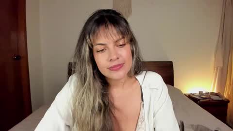 Leslie Beltrn online show from February 19, 2025, 2:33 am