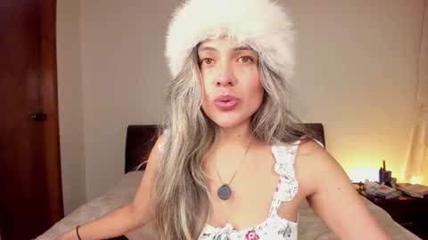 Snapshot of s_u_n_r_i_s_e_e chatting on June 30, 2026, 3:51 am Leslie Beltrn online show from June 30, 2026, 3:51 am