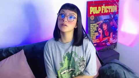 Val online show from September 21, 2025, 3:52 am