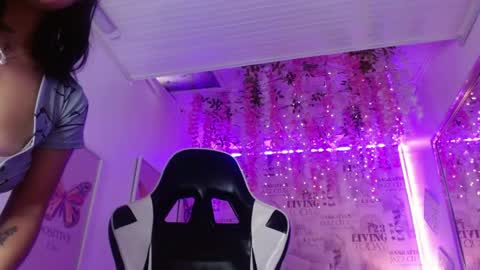 1 online show from April 23, 2026, 12:15 pm