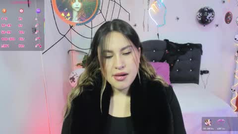 saaya_tay online show from October 29, 2025, 3:09 am