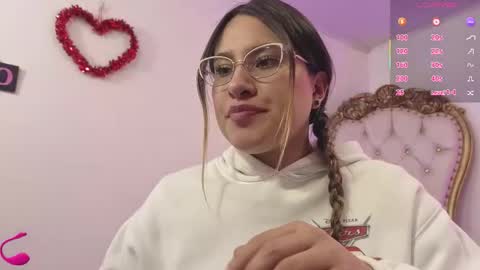 saaya_tay online show from November 18, 2025, 3:12 am