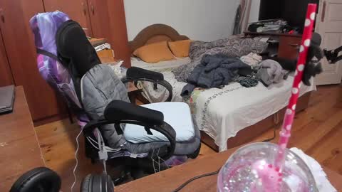 1141323  my Lord Mister Max   moms treasure online show from January 12, 2025, 6:39 am