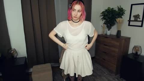 Sabrina online show from December 4, 2025, 7:06 am