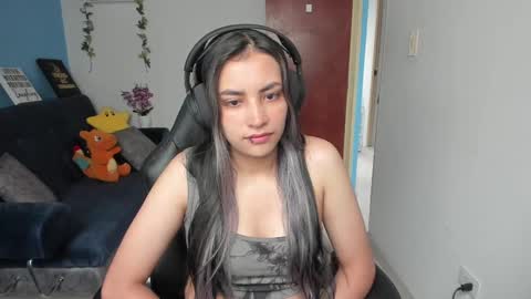 Angie  online show from February 9, 2025, 3:34 pm