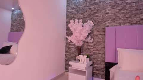 sabrina_f0xx online show from March 11, 2026, 6:25 pm