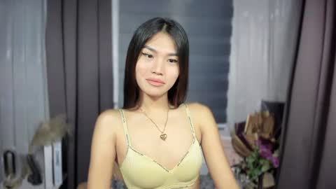 Nadine online show from November 8, 2025, 3:23 pm