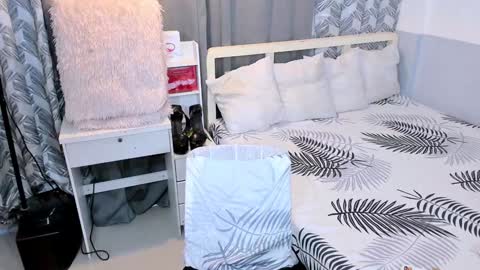 urHOT SABBY online show from December 2, 2024, 5:15 pm