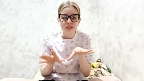 Sabrina online show from April 21, 2026, 6:12 pm