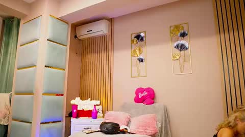 SabrinaJade online show from October 14, 2025, 6:14 am