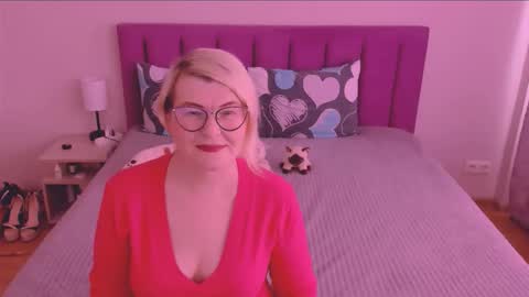 Sabrina MacMarren online show from September 9, 2025, 8:03 am