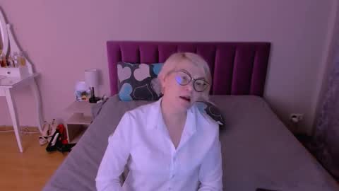 Sabrina MacMarren online show from February 8, 2026, 8:34 pm