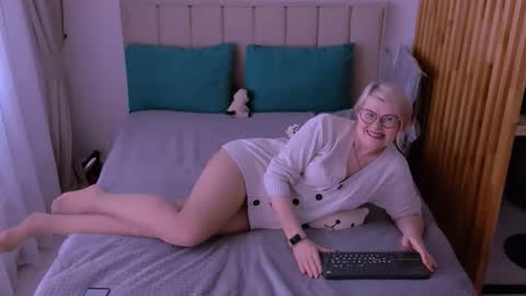 Sabrina MacMarren online show from March 6, 2026, 11:17 am