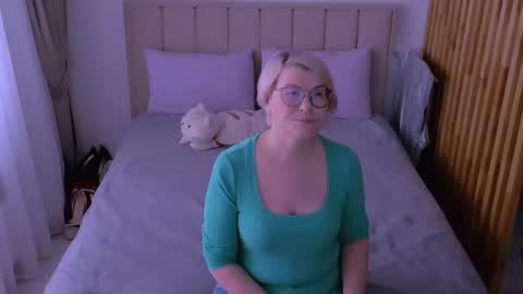 Sabrina MacMarren online show from March 23, 2026, 8:07 am