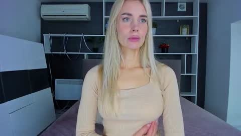 Sabrina online show from November 10, 2025, 12:15 pm