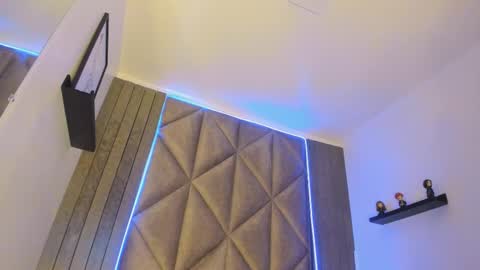 S A B R I N A  online show from September 20, 2025, 11:33 am