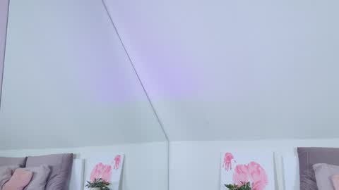 Sabrina online show from April 6, 2026, 3:04 am