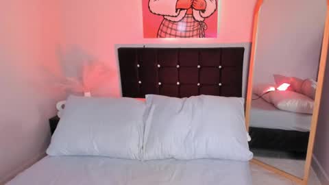 sabrinna online show from April 19, 2026, 1:32 pm