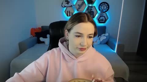 Sabrina Violet online show from February 9, 2025, 9:05 am