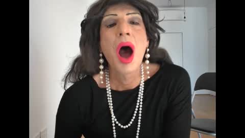 Sabrina online show from October 8, 2025, 8:45 am