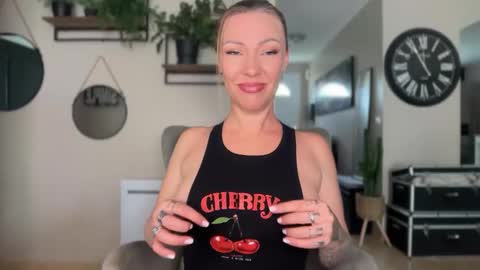 Snapshot of sacha__xx chatting on April 30, 2026, 10:54 am sacha__xx online show from April 30, 2026, 10:54 am