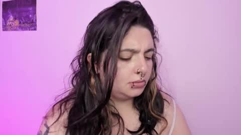 Ig  online show from November 19, 2025, 10:26 am