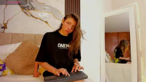 Snapshot of sacrlet_fox75 chatting on May 26, 2026, 6:48 pm scarlet fox75 online show from May 26, 2026, 6:48 pm