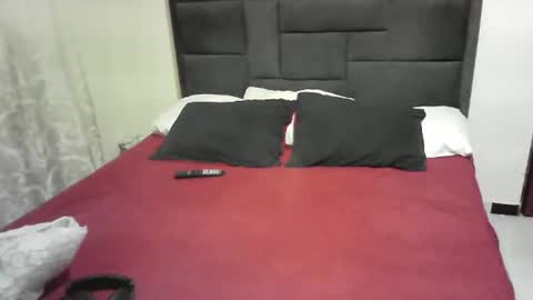 sacrletardiente online show from January 5, 2025, 3:23 pm