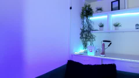 Cami online show from February 24, 2026, 7:01 pm