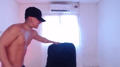 saenz_hotx online show from December 13, 2024, 6:27 pm