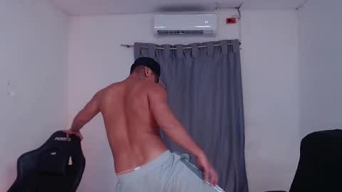 saenz_hotx online show from February 12, 2025, 2:03 am