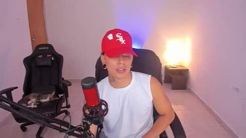 saenz_hotx online show from November 15, 2025, 9:11 pm