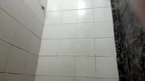 safadeenho0811 online show from December 2, 2025, 10:20 am