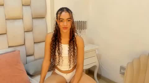 Cattleya online show from December 14, 2024, 3:40 am