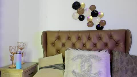 Cattleya online show from January 27, 2025, 11:32 am