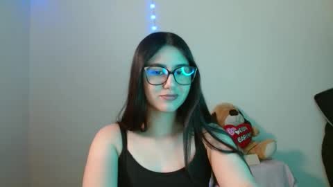 Sahaliefox  online show from September 27, 2025, 6:02 pm