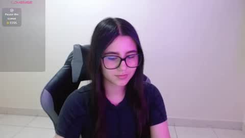 Sahaliefox  online show from November 22, 2025, 10:09 pm