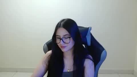 Sahaliefox  online show from January 7, 2026, 8:55 pm