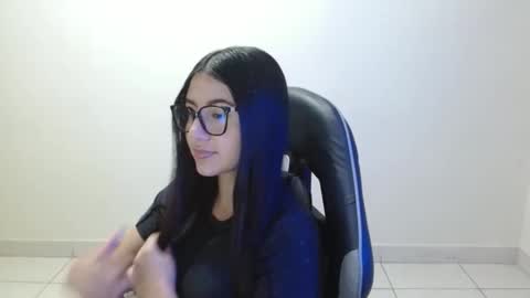 Sahaliefox  online show from April 16, 2026, 9:39 pm