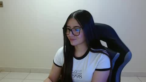 Snapshot of sahaliefox_ chatting on June 22, 2026, 9:01 pm Sahaliefox online show from June 22, 2026, 9:01 pm